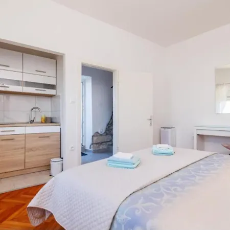 Kapetanova Kuca Casa de Férias