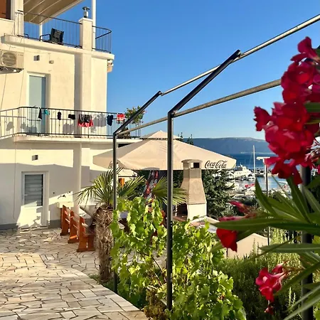 Casa de Férias Kapetanova Kuca Novi Vinodolski