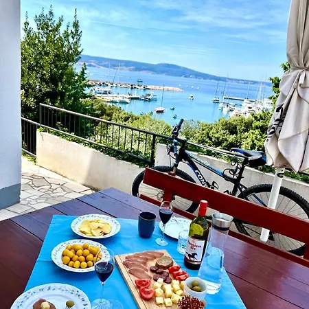 Kapetanova Kuca Tatil Evi Novi Vinodolski